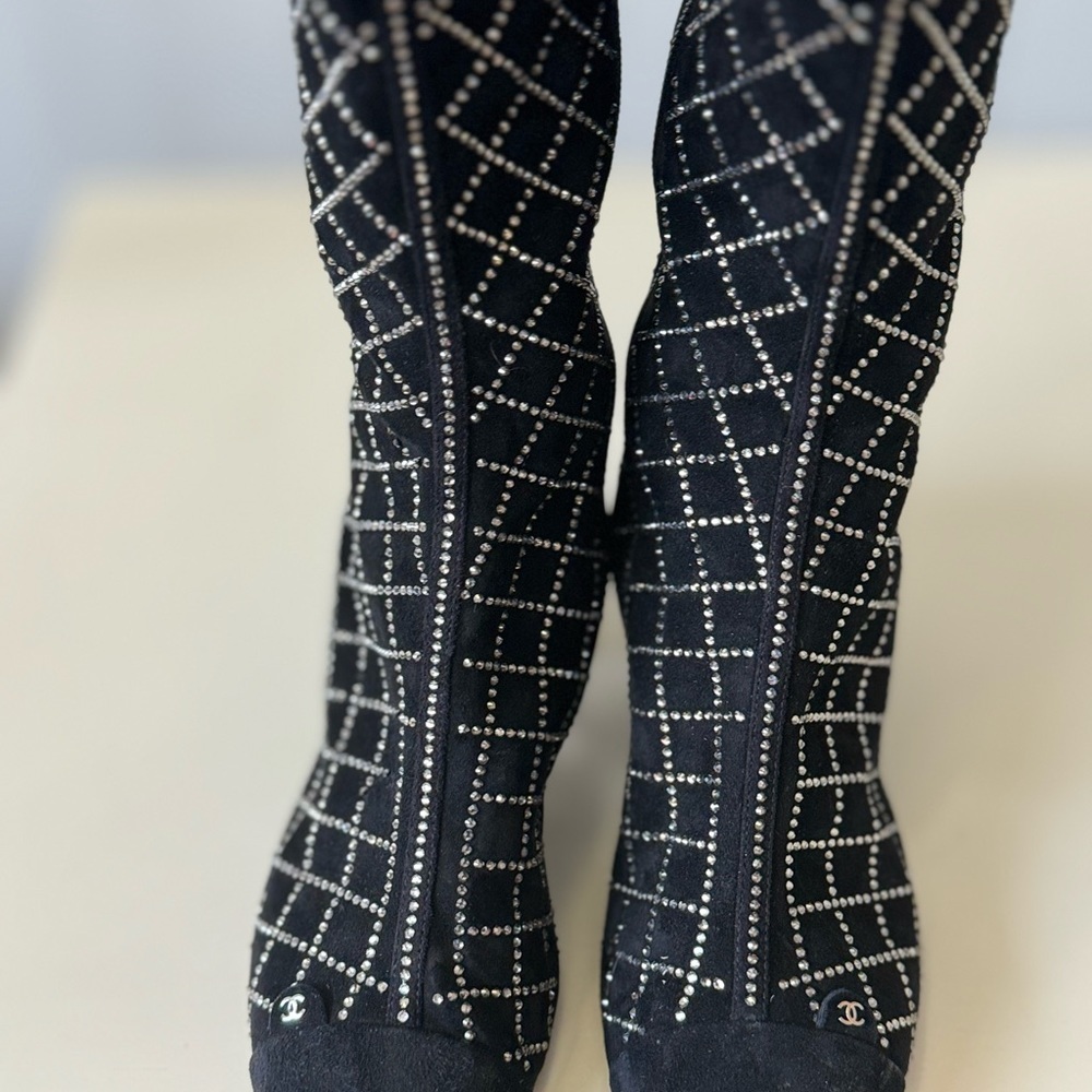 CHANEL 2019 Black Suede High Boots Size 37 - Picture 12 of 16